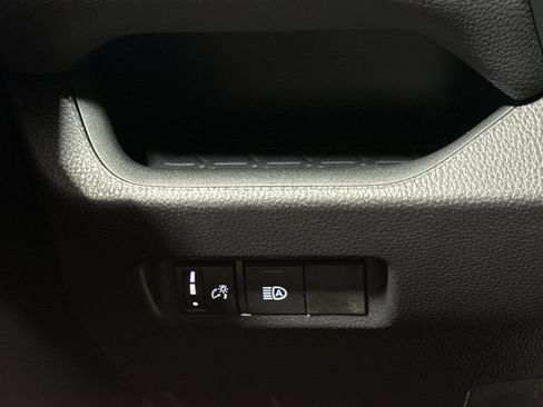 Used 2025 Toyota RAV4 XLE AWD/4WD image 18