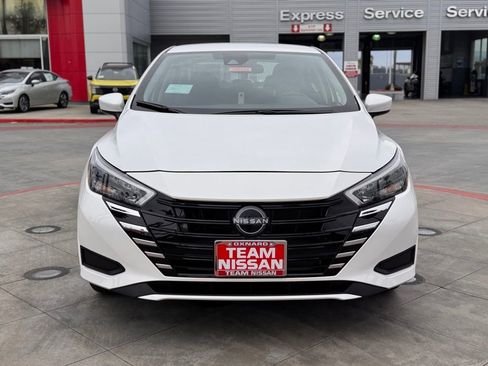 New 2025 Nissan Versa SV image 3