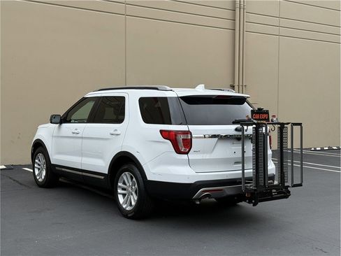 Used 2016 Ford Explorer XLT w/ Equipment Group 202A FWD image 5
