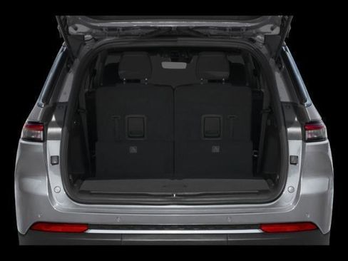 New 2026 Jeep Grand Cherokee L Limited w/ Limited Altitude Package AWD/4WD image 8