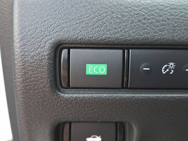 Used 2025 Nissan Sentra SR FWD image 23
