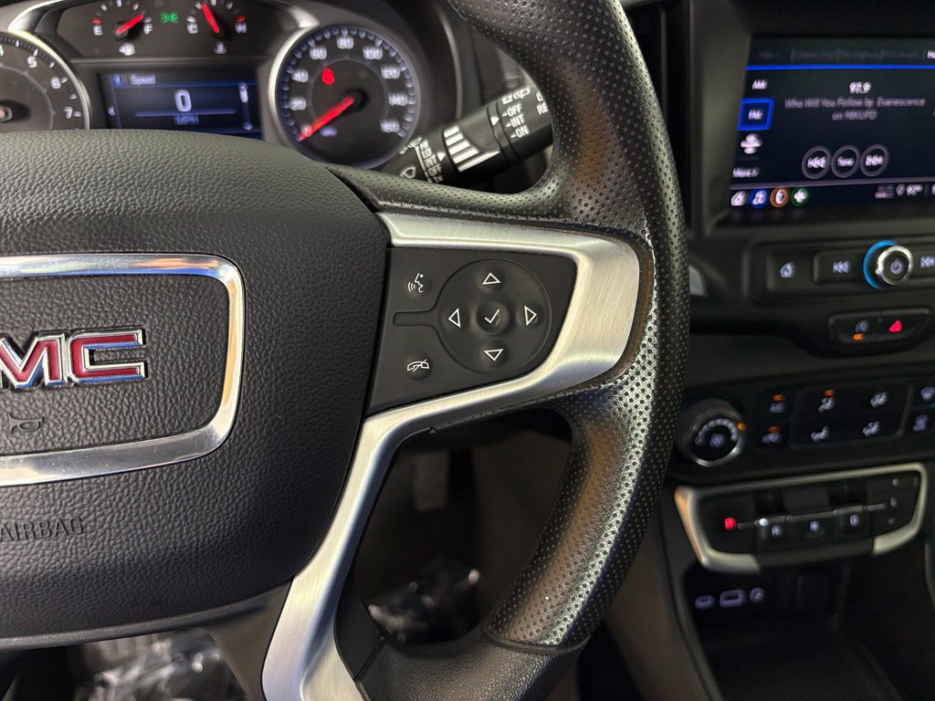 Used 2024 GMC Terrain SLE FWD image 20