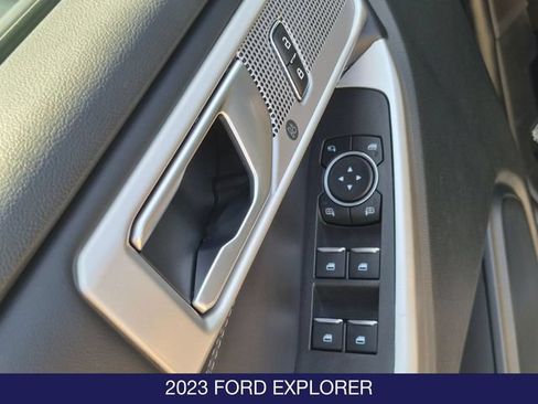 Used 2023 Ford Explorer XLT w/ Equipment Group 202A AWD/4WD image 12