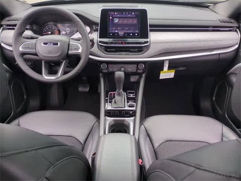 New 2026 Jeep Compass Latitude image 16