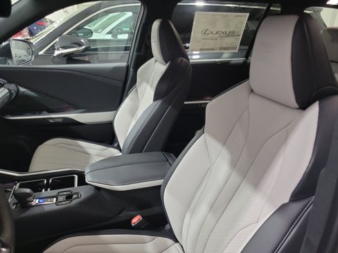 New 2026 Lexus TX 500h AWD w/ Technology Package image 8