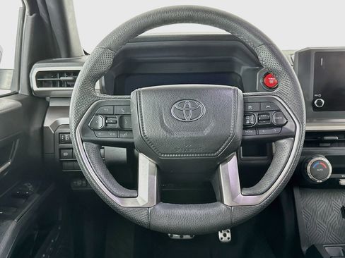 Used 2025 Toyota Tacoma TRD Sport AWD/4WD image 18