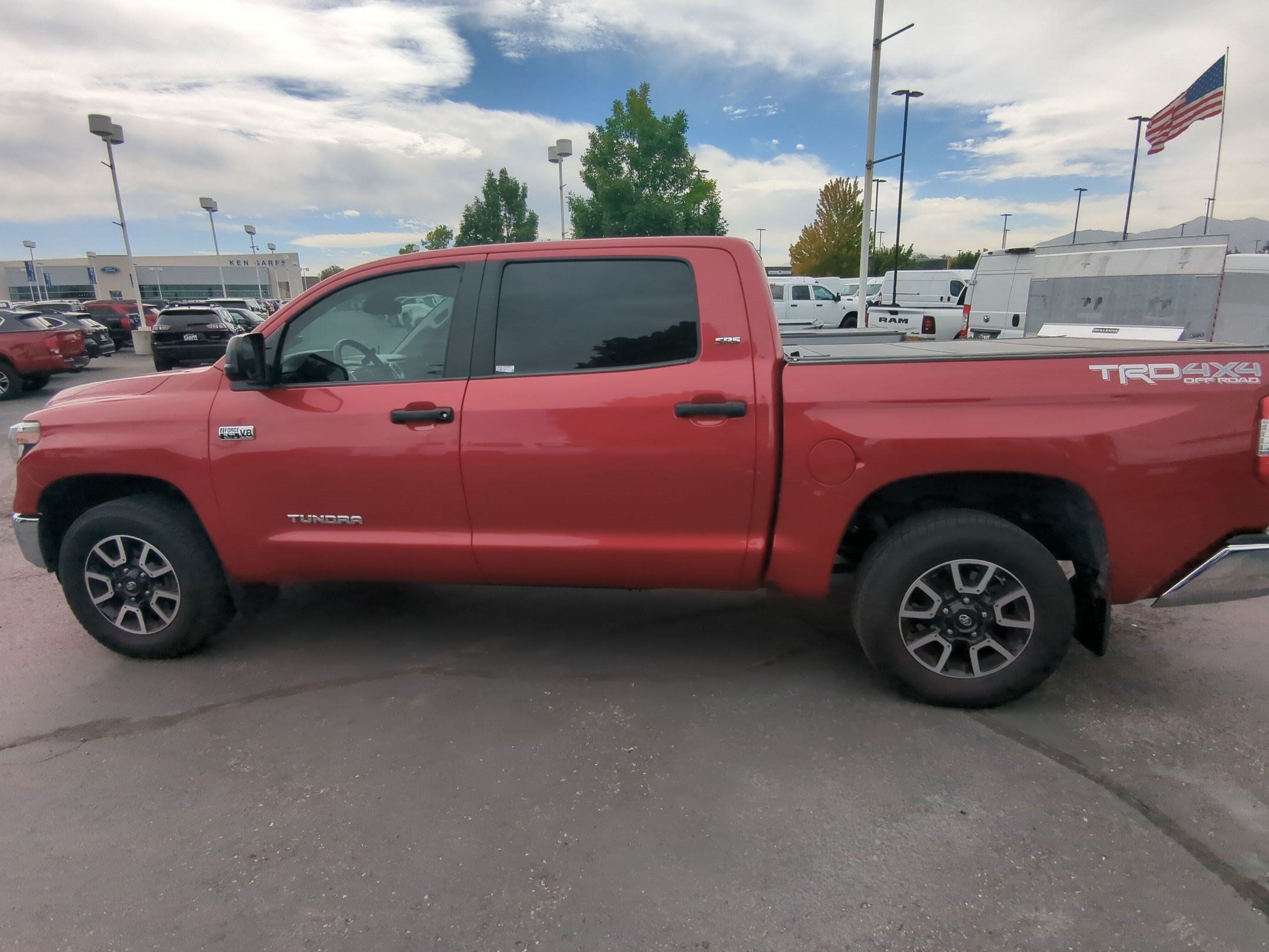 Used 2019 Toyota Tundra SR5 w/ TRD Off Road Package AWD/4WD image 9