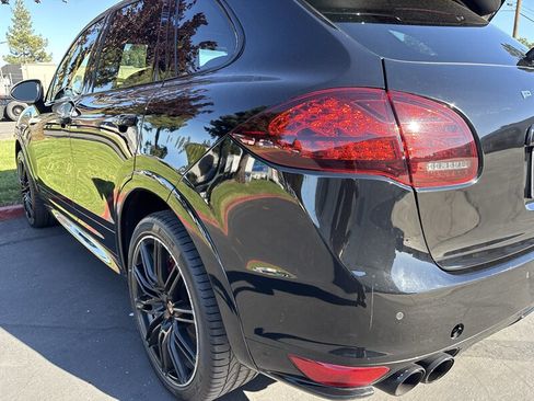 Used 2013 Porsche Cayenne GTS image 8