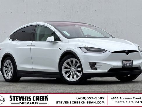 Used 2018 Tesla Model X 75D image 1