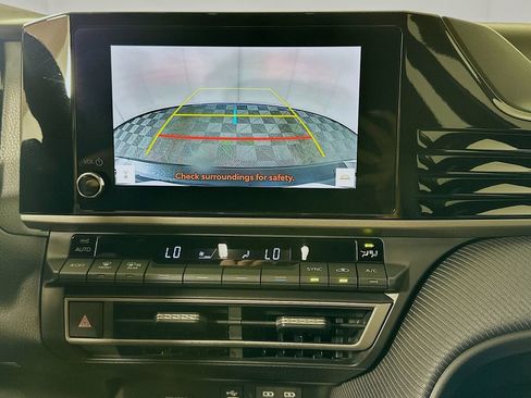 Used 2025 Toyota Camry SE w/ Convenience Package FWD image 13