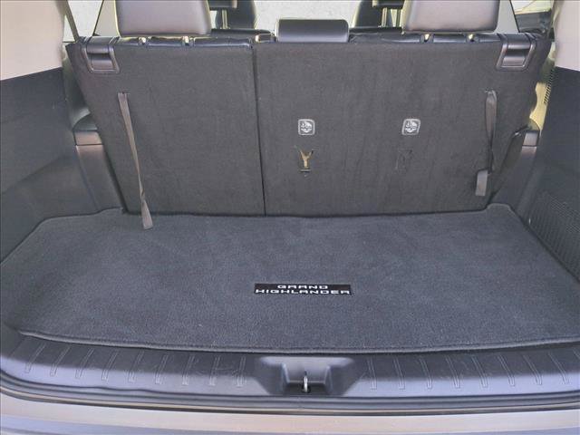 Used 2025 Toyota Grand Highlander FWD image 6
