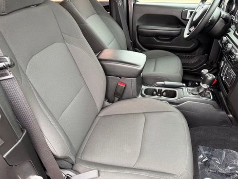 Used 2023 Jeep Wrangler Sport S image 12