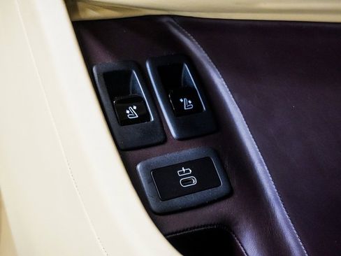 Used 2020 Rolls-Royce Cullinan image 13