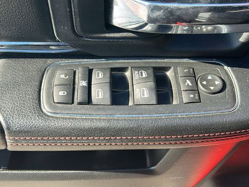 Used 2016 RAM 1500 Sport image 12