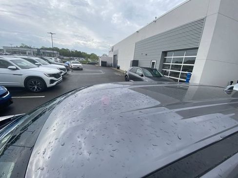 Used 2023 Nissan Rogue SV image 3