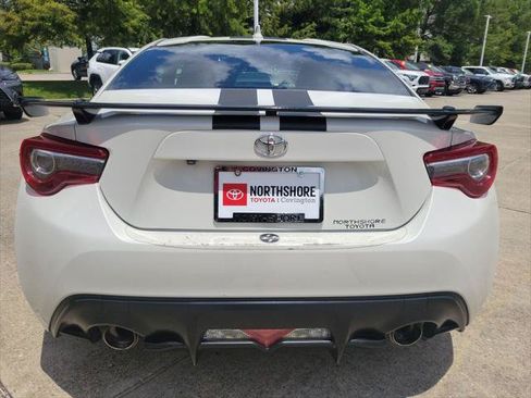 Certified 2017 Toyota 86 860 Special Edition RWD image 5