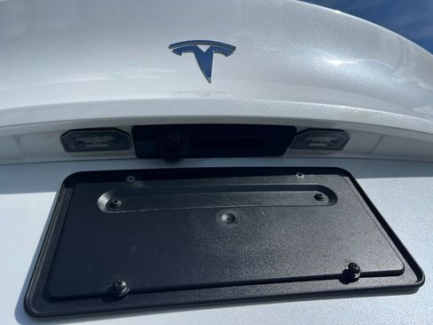 Used 2024 Tesla Model Y Long Range AWD/4WD image 19