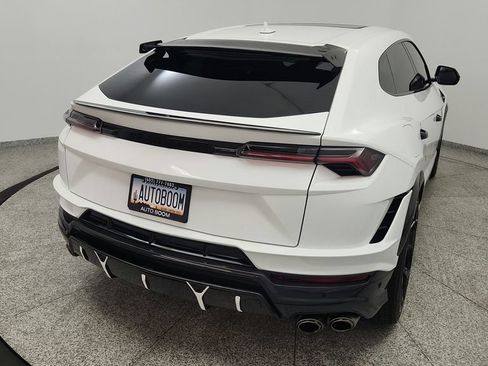 Used 2023 Lamborghini Urus Performante AWD/4WD image 25