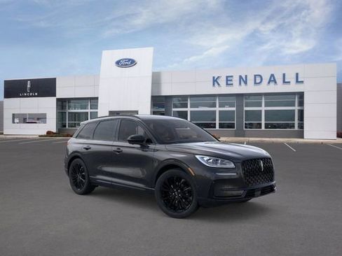 Used 2025 Lincoln Corsair Reserve w/ Equipment Group 202A image 7