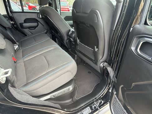 Used 2025 Jeep Wrangler Unlimited Rubicon 4xe w/ Safety Group AWD/4WD image 21