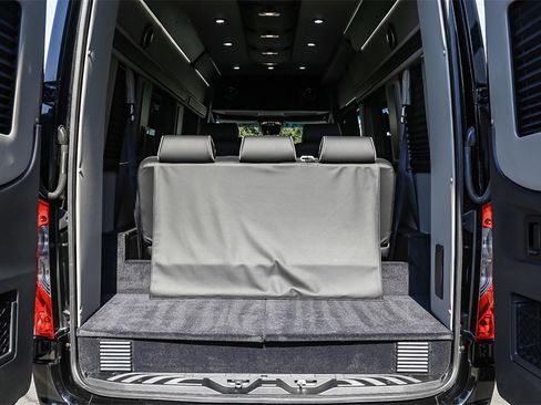 Used 2023 Mercedes-Benz Sprinter 2500 image 35