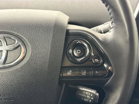 Certified 2022 Toyota Prius image 18