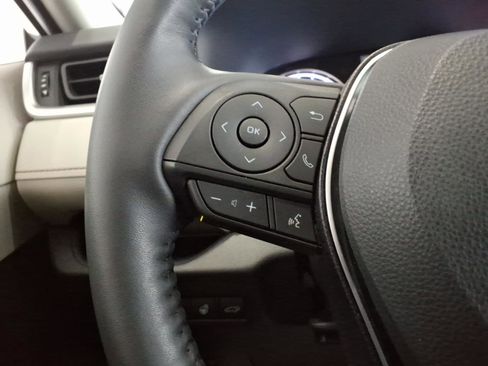 Used 2022 Toyota RAV4 XLE Premium image 27