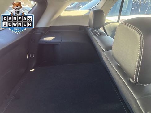 Used 2024 GMC Terrain SLT image 11