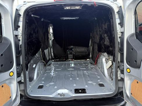 Used 2017 Ford Transit Connect XL image 12