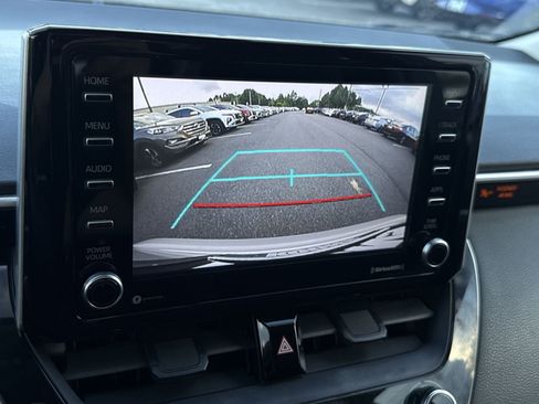 Used 2021 Toyota Corolla LE FWD image 19