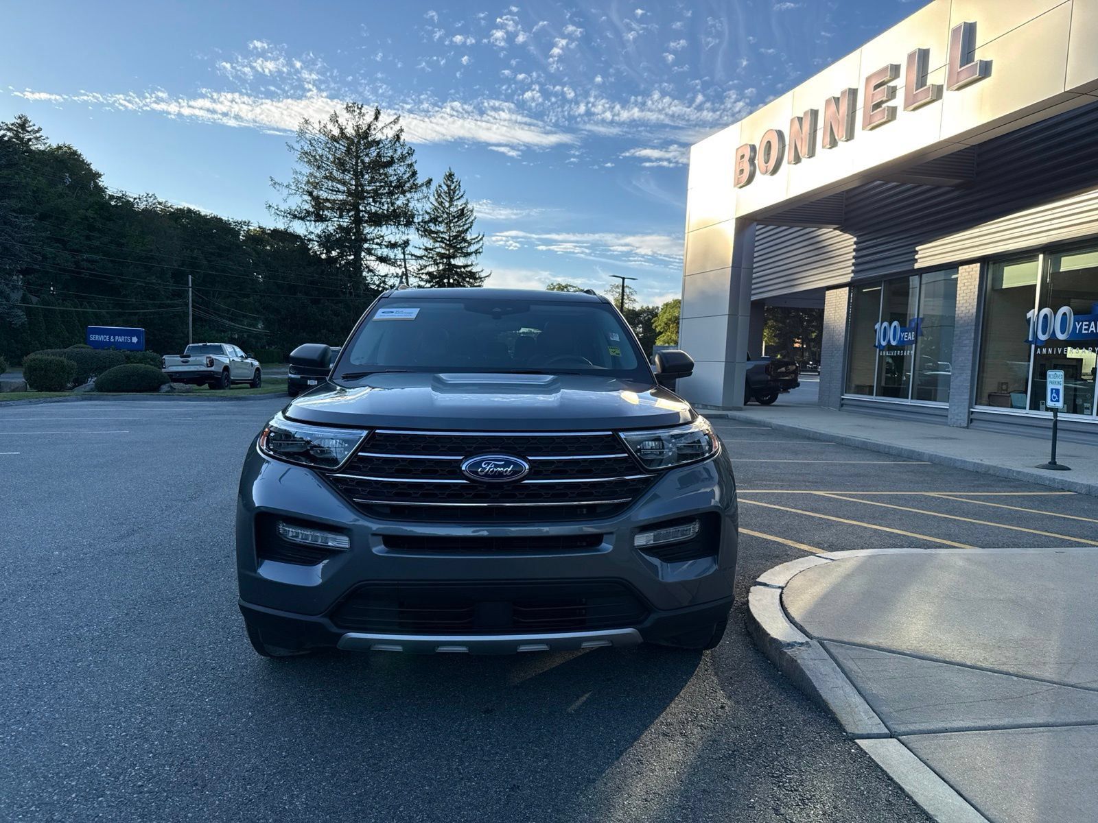 Used 2024 Ford Explorer XLT w/ Equipment Group 202A AWD/4WD image 5