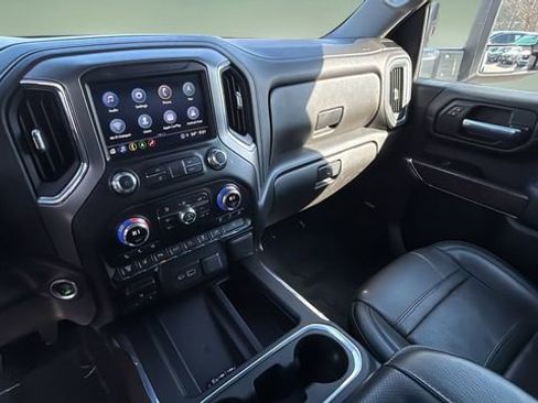 Used 2022 GMC Sierra 3500 Denali w/ Denali Ultimate Package image 25