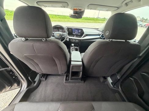 Used 2026 Chevrolet Trax LS FWD image 24