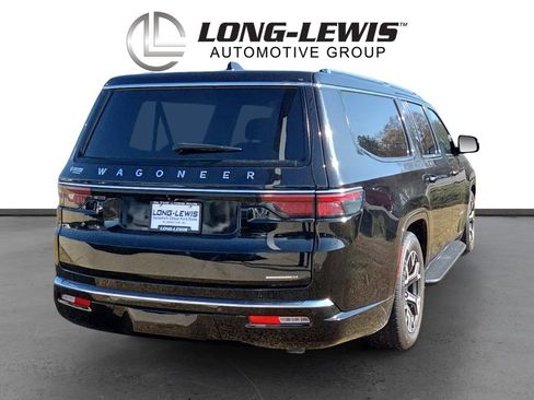 Used 2024 Jeep Wagoneer L Series III w/ Flexible Seating Group AWD/4WD image 5