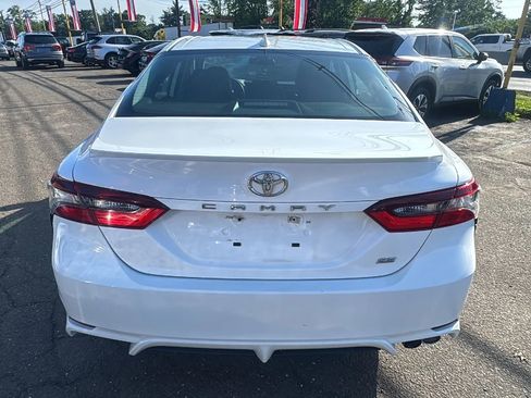 Used 2021 Toyota Camry SE FWD image 6