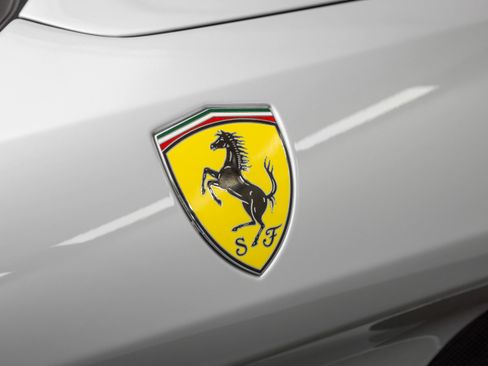 Certified 2016 Ferrari California T image 40
