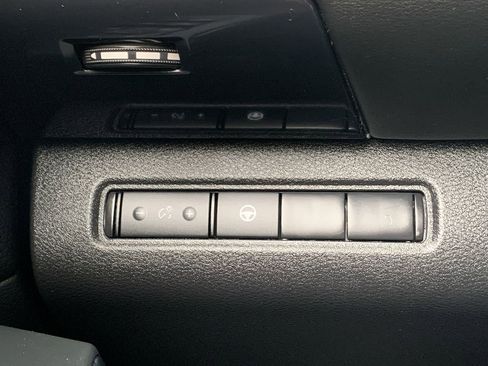 Used 2024 Nissan Pathfinder SV image 16