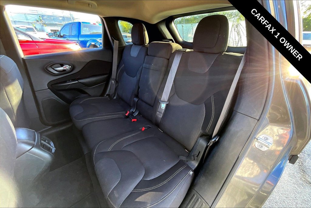Used 2016 Jeep Cherokee Latitude w/ Safety/Convenience Group AWD/4WD image 7