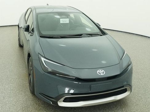 New 2026 Toyota Prius Plug-In Hybrid FWD image 8