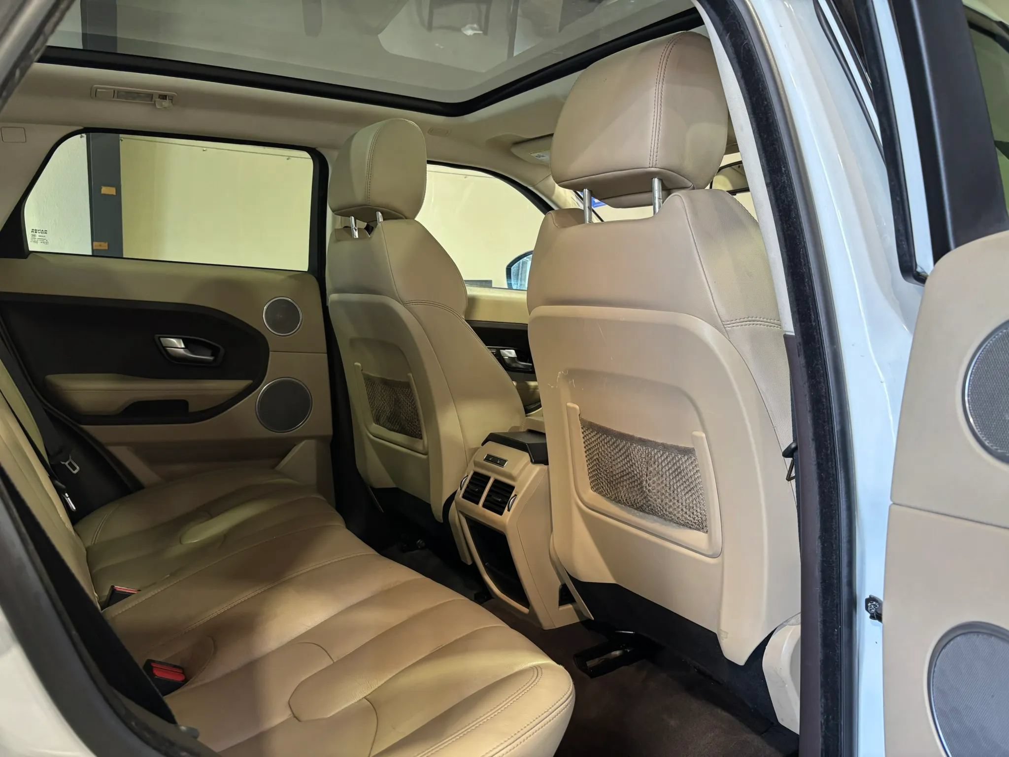 Used 2015 Land Rover Range Rover Evoque Pure Plus AWD/4WD image 17