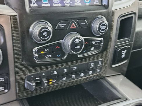 Used 2015 RAM 1500 Limited AWD/4WD image 18