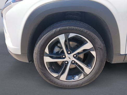Used 2025 Chevrolet Trax RS w/ Sunroof Package FWD image 14
