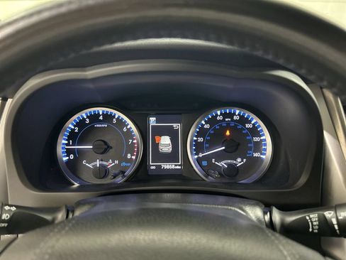 Used 2019 Toyota Highlander Plus AWD/4WD image 13