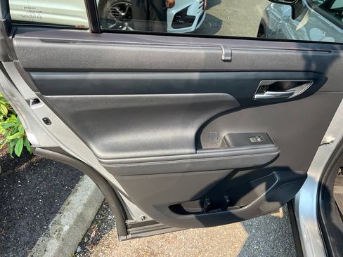 Used 2023 Toyota Highlander XSE AWD/4WD image 16
