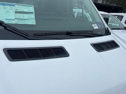 New 2024 Ford E-Transit Low Roof image 22