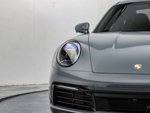 Used 2024 Porsche 911 Carrera RWD image 28