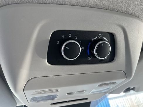 Used 2022 Ford Transit 350 XLT image 17