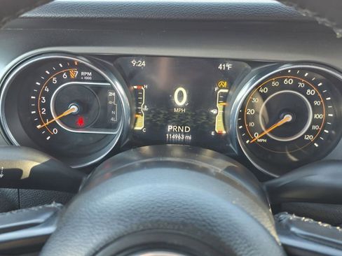 Used 2021 Jeep Gladiator Sport image 13