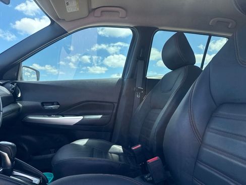 Certified 2019 Nissan Kicks SR w/ SR Premium Package FWD image 37