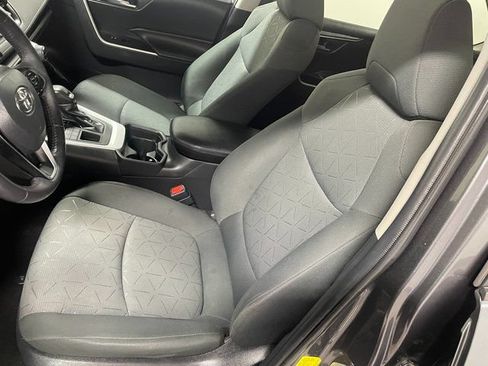 Used 2021 Toyota RAV4 XLE w/ Convenience Package AWD/4WD image 12